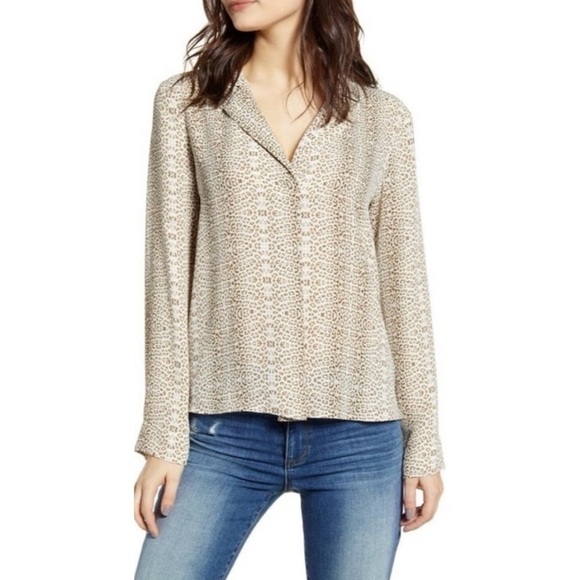 New All in Favor Nordstrom Women’s Harper Long Sleeve Leopard Print Blouse - Picture 1 of 6